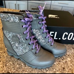 NIB Girls Sorel gray & purple glitter wedge